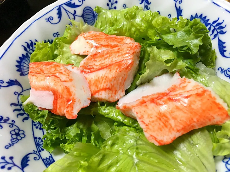 レタスサラダ
カニ風味かまぼこ|はっちぃさん