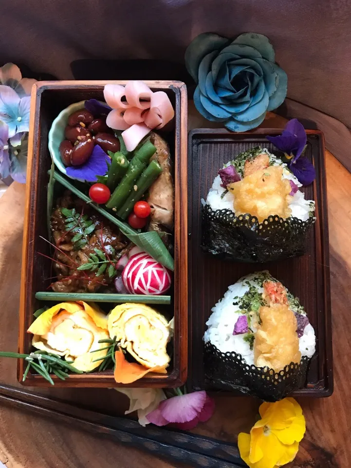 Snapdishの料理写真:海老天むす弁当|vivienne_glowさん