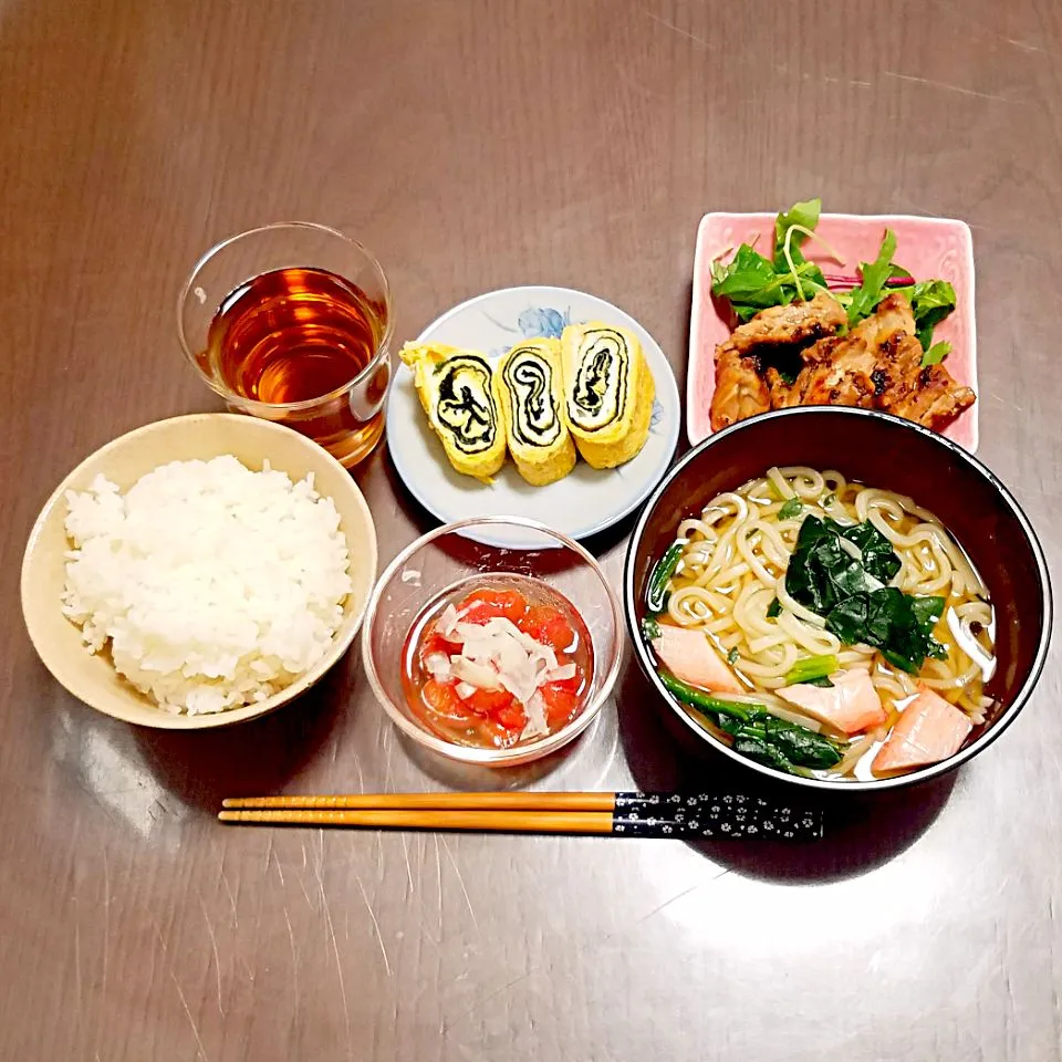 Snapdishの料理写真:照り焼きチキンとうどんの夜ご飯♡|Mami.Nさん