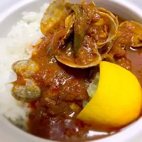 Snapdishの料理写真:あさりとトマトとレモンのカレー|Yoshitaka Hisamatsuさん