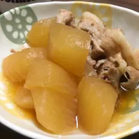 Snapdishの料理写真:大根と豚肉の煮物#味しみしみ|ちはキートンさん