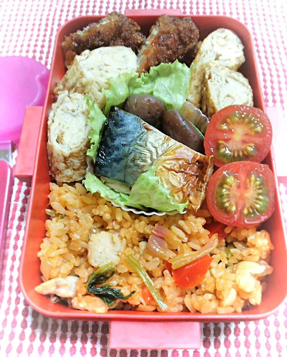 娘弁当🍱
チキンライスにさばみりん干し

    あわないよー  と思いながら
解凍してたから焼きました☺|miimiさん