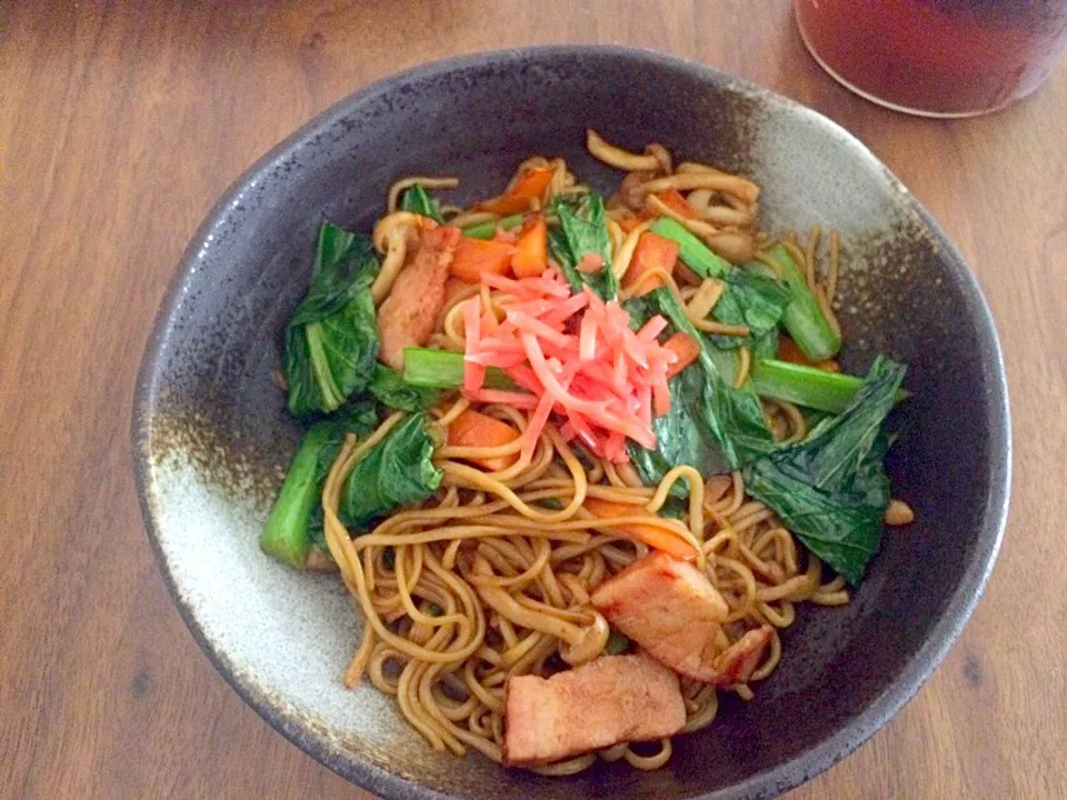 小松菜たっぷり焼きそば。産休初日の昼ごはん☆|えりさん