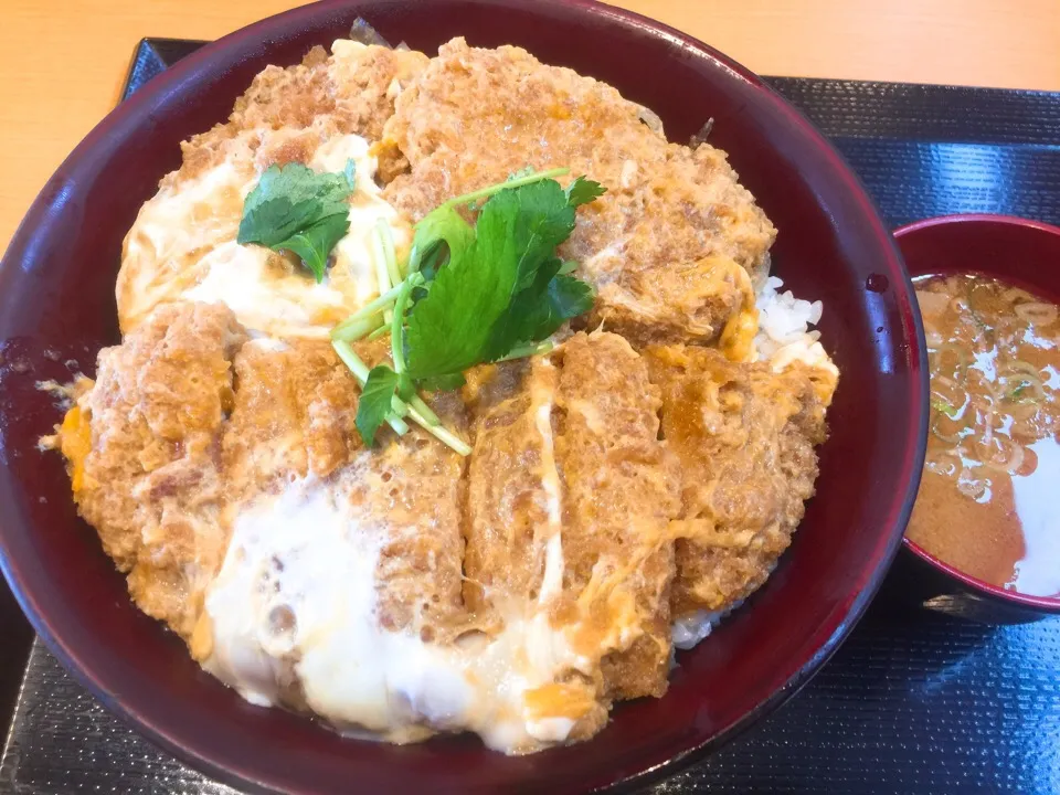 @愛知/お初です。特上かつ丼&とん汁(小)|THE SUNSEAさん