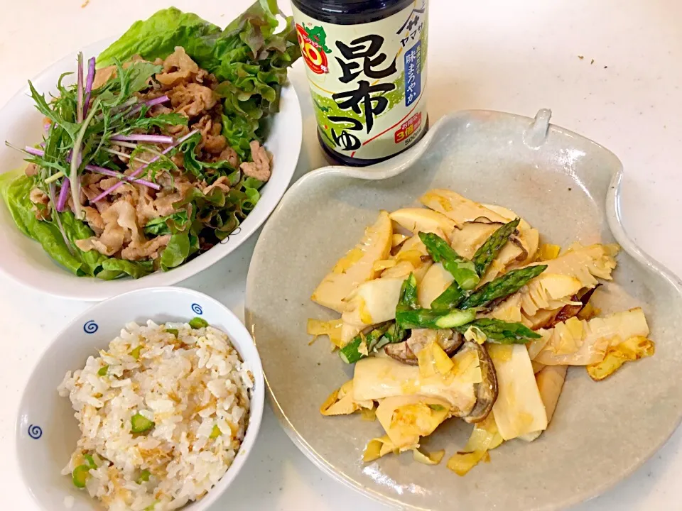 Snapdishの料理写真:#夕飯
#しらす混ぜご飯
#筍の煮物 
#豚肉の麺つゆ炒め|Yuki Kawasumiさん