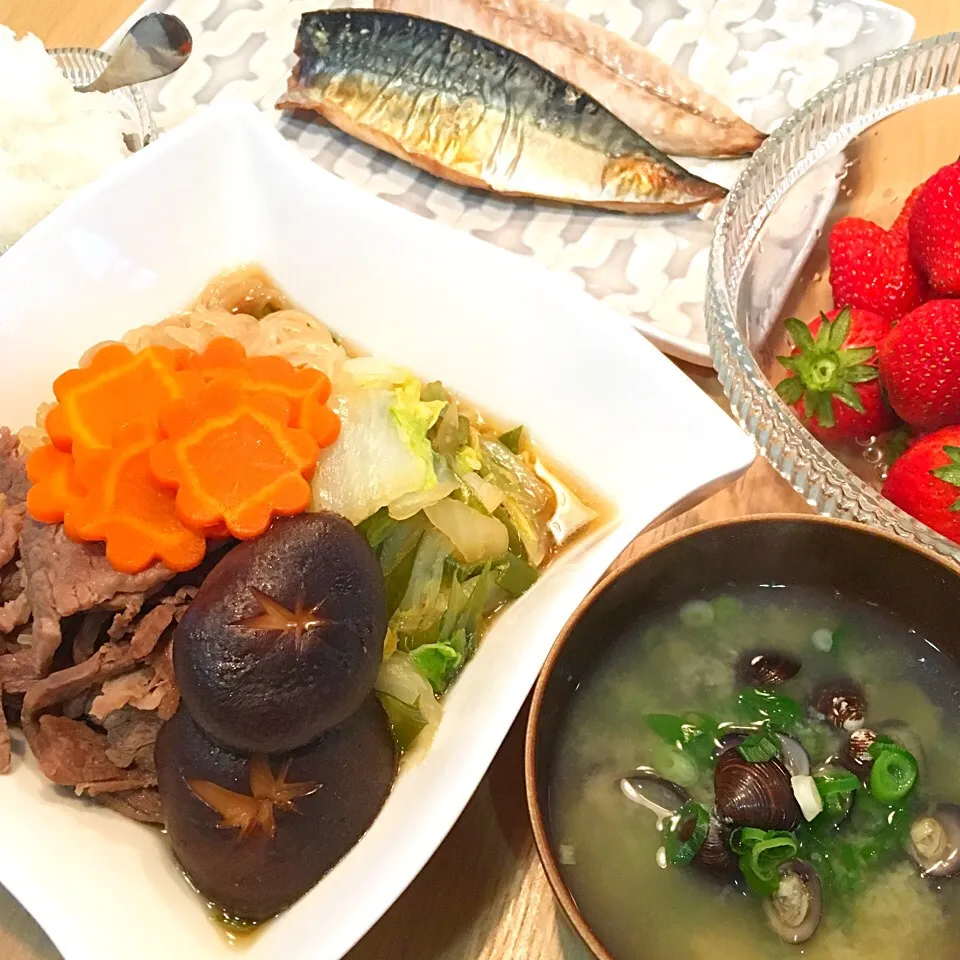 ＊おみやの牛肉使用♪♪
   野菜モリモリすき焼き風煮物
＊鯖の塩焼き大根おろし添え
＊十三湖しじみのみそ汁
＊とちおとめ|料理研究一家「古川家」さん