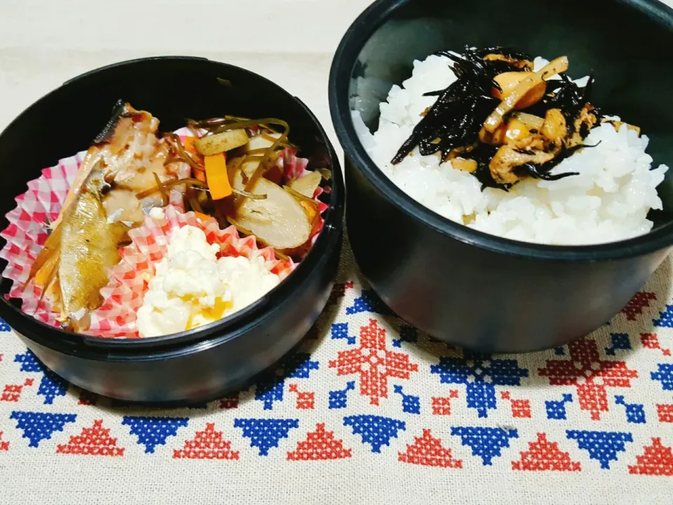 お弁当。焼魚と昆布の煮物とポテトサラダとひじき。|エリカさん