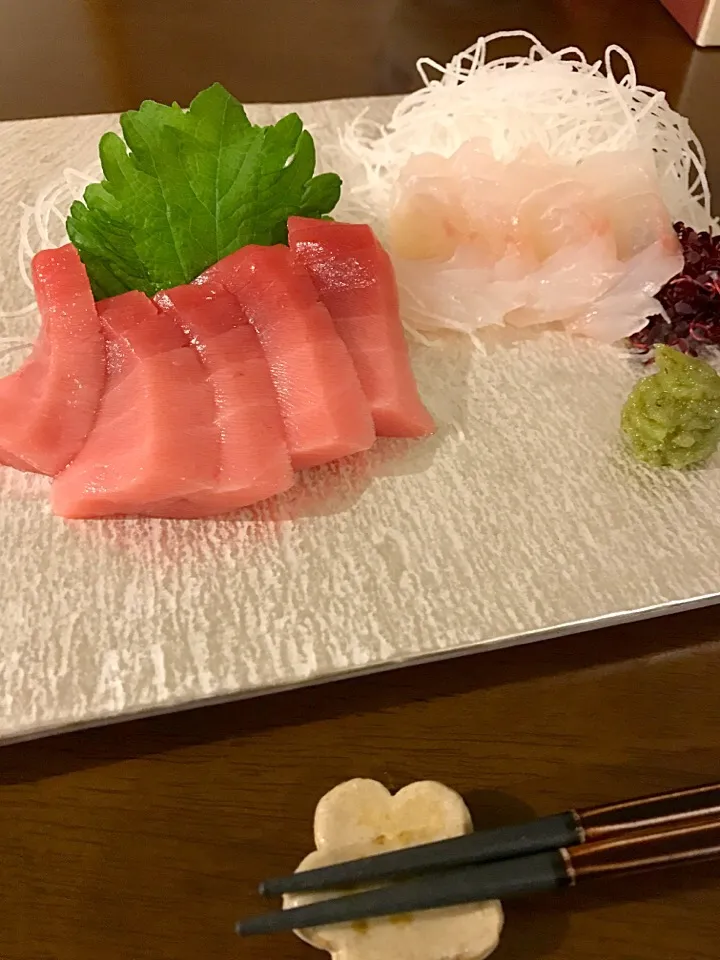 Snapdishの料理写真:本鮪中トロと天然鮃|masashi yamamotoさん