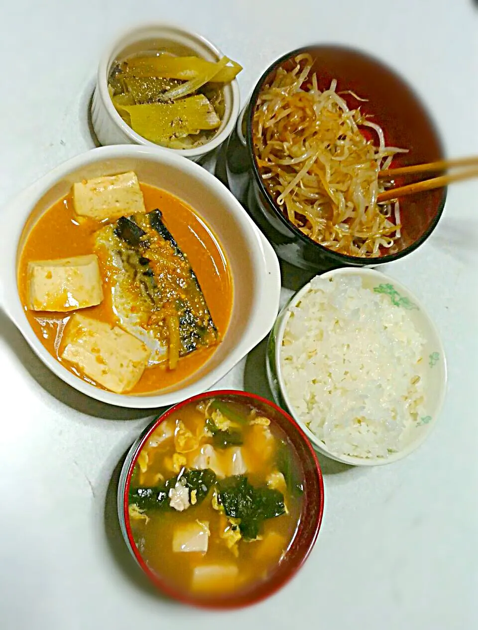 サバの味噌煮
もやしのナムル
ネギ煮込み
ほうれん草と海老と干ししめじの卵とじスープ|時雨さん