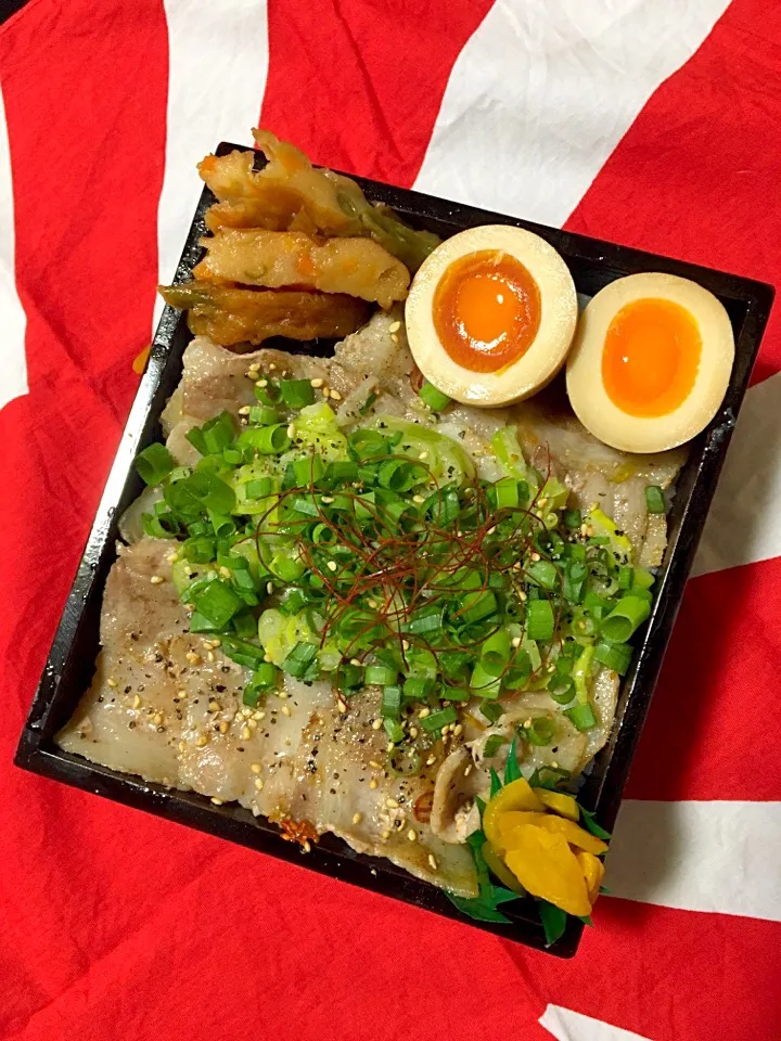 Snapdishの料理写真:ネギ塩豚丼で、おはようちゃんくん☀️

今日はコレで決まり‼︎
味玉と野菜天の煮物もIN











東村山|にゃおさん