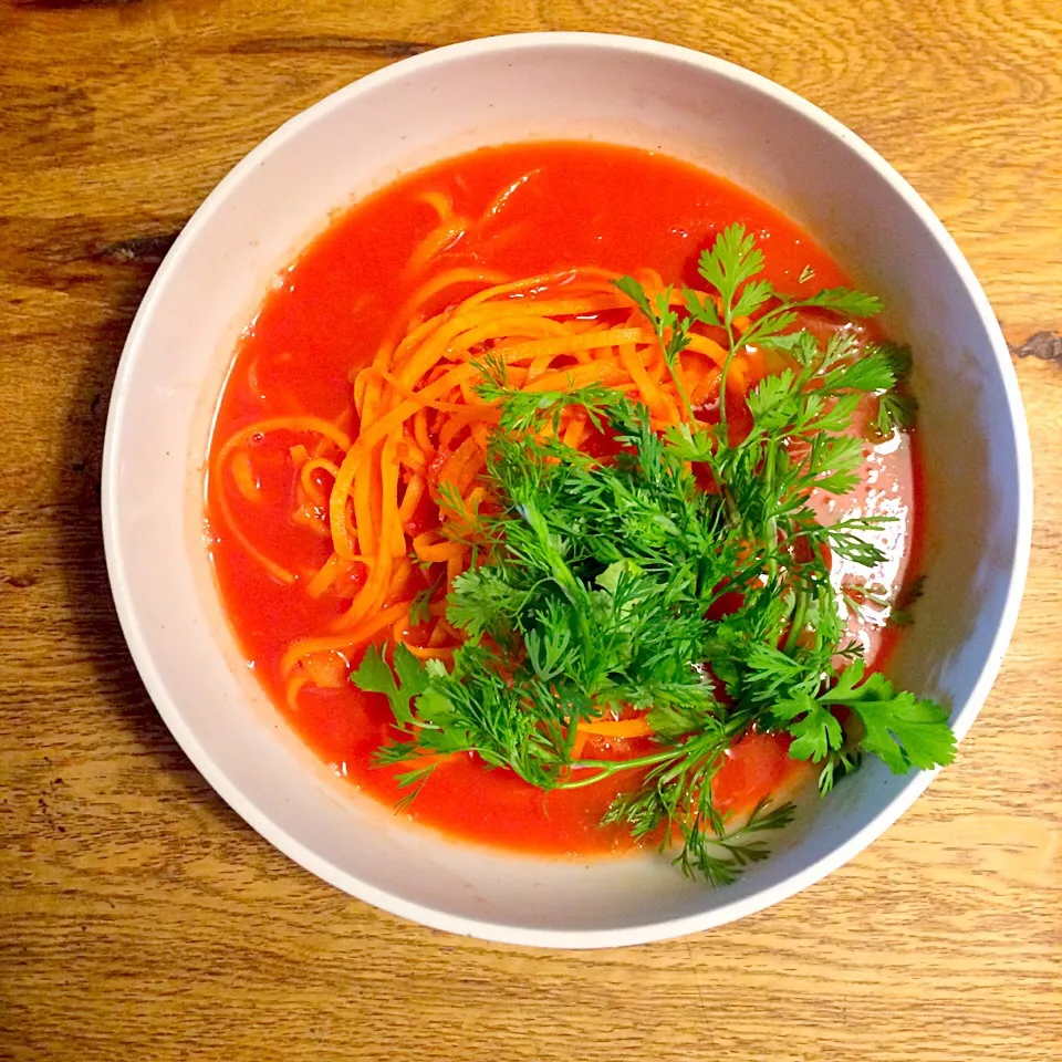 ベジッティで人参麺のトマトラーメン|makiko_aさん