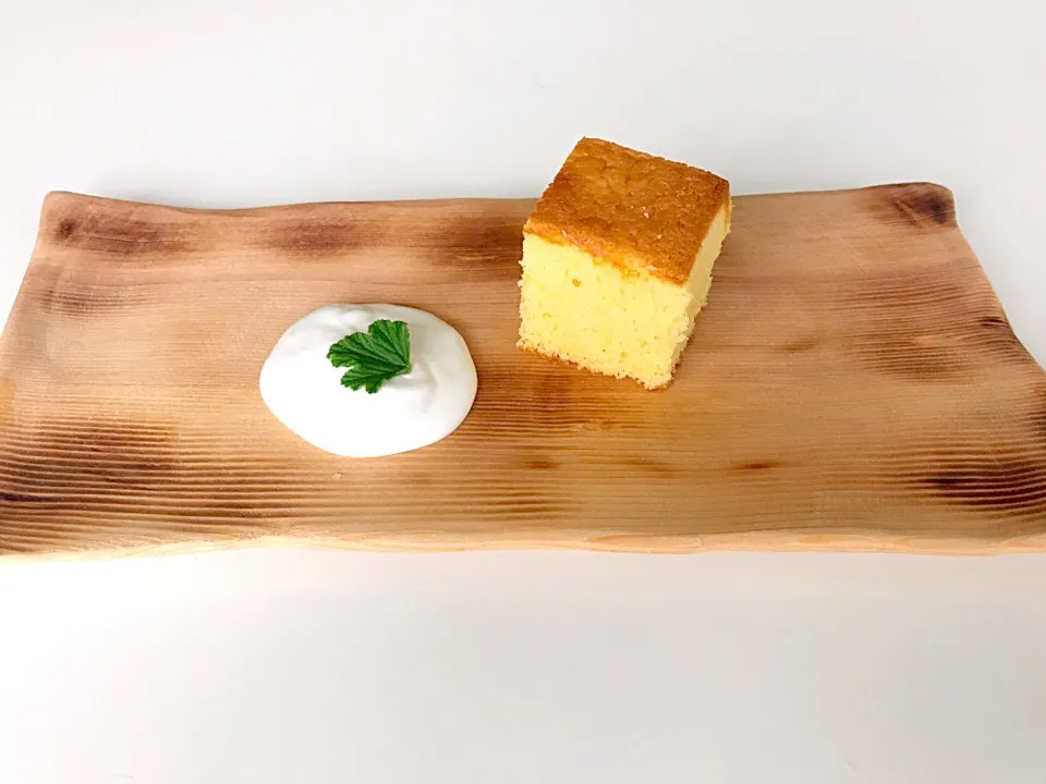 レモンケーキ🍋 ヨーグルトクリーム添え|Sachiko  Omiyaさん