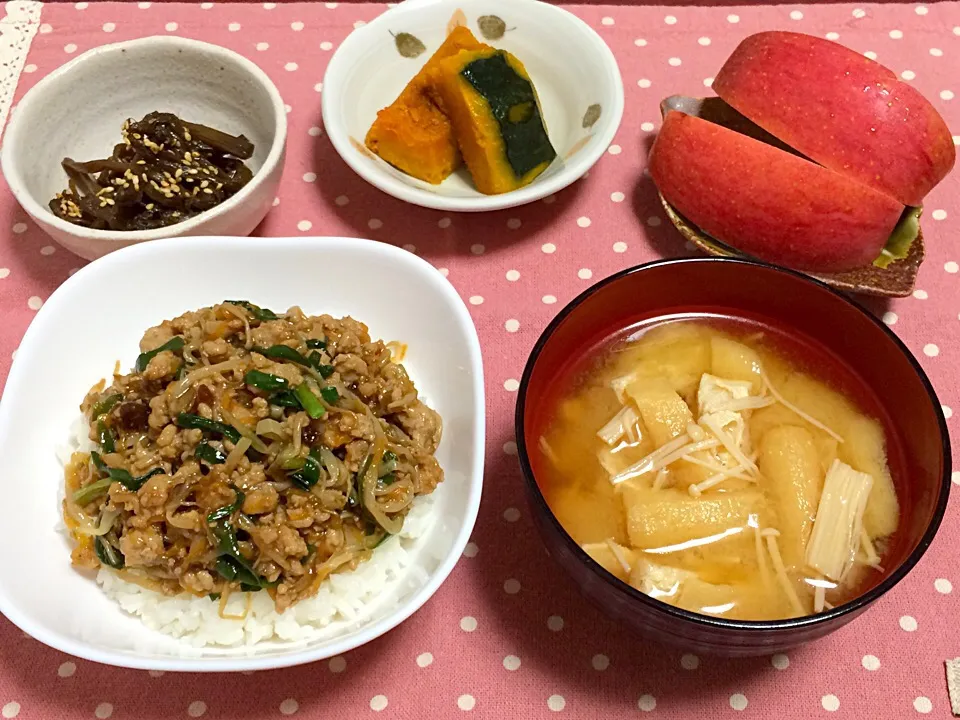 Snapdishの料理写真:豚挽肉ともやしの甘辛丼|ゆぴさん