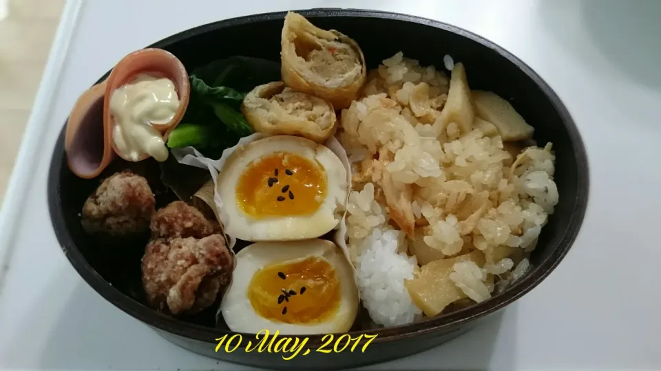 2017.5.10 お弁当
コンビニのサラダチキンで簡単タケノコご飯|らんちゃんさん