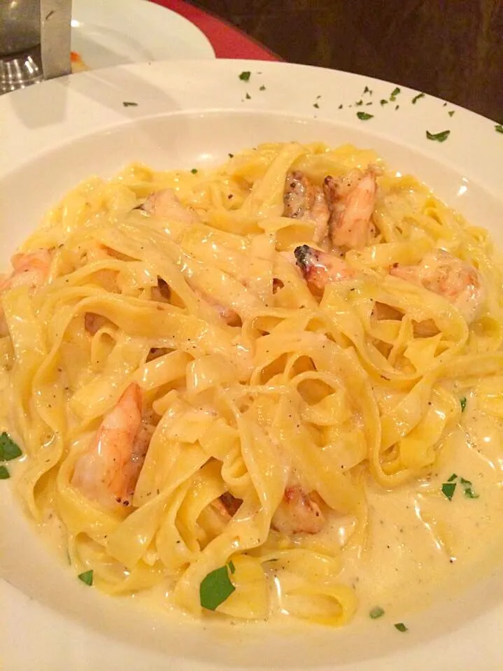 Fettuccine Alfredo with Shrimp #fettuccinealfredo|🌺IAnneさん