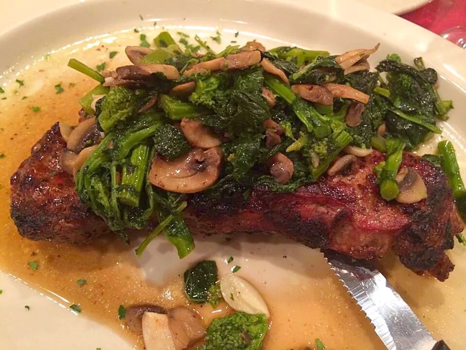 Rib eye steak with mushrooms & broccolini #steak|🌺IAnneさん