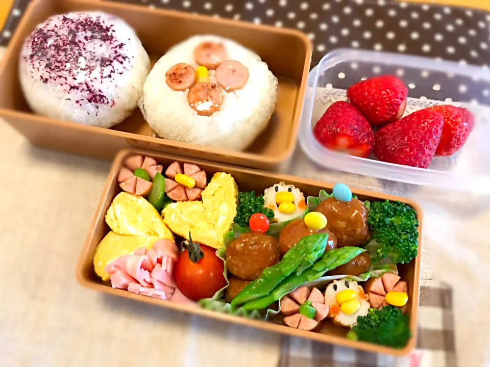 Snapdishの料理写真:卵焼き🍳❤️
ウインナー、ハム🌸
ミートボール…市販😝
ちくわのピヨちゃん🐥
アスパラソテー
🌳🍓|あやこさん