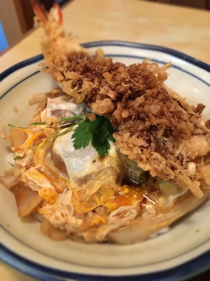 天カツ丼   
天丼、カツ丼の両方楽しめる|あたたたさん