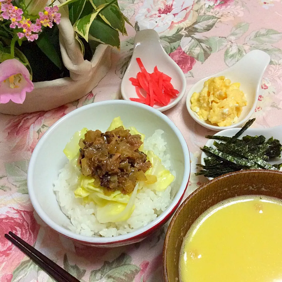 さんまの蒲焼き缶で梅そぼろ丼💕|夢ーテルさん