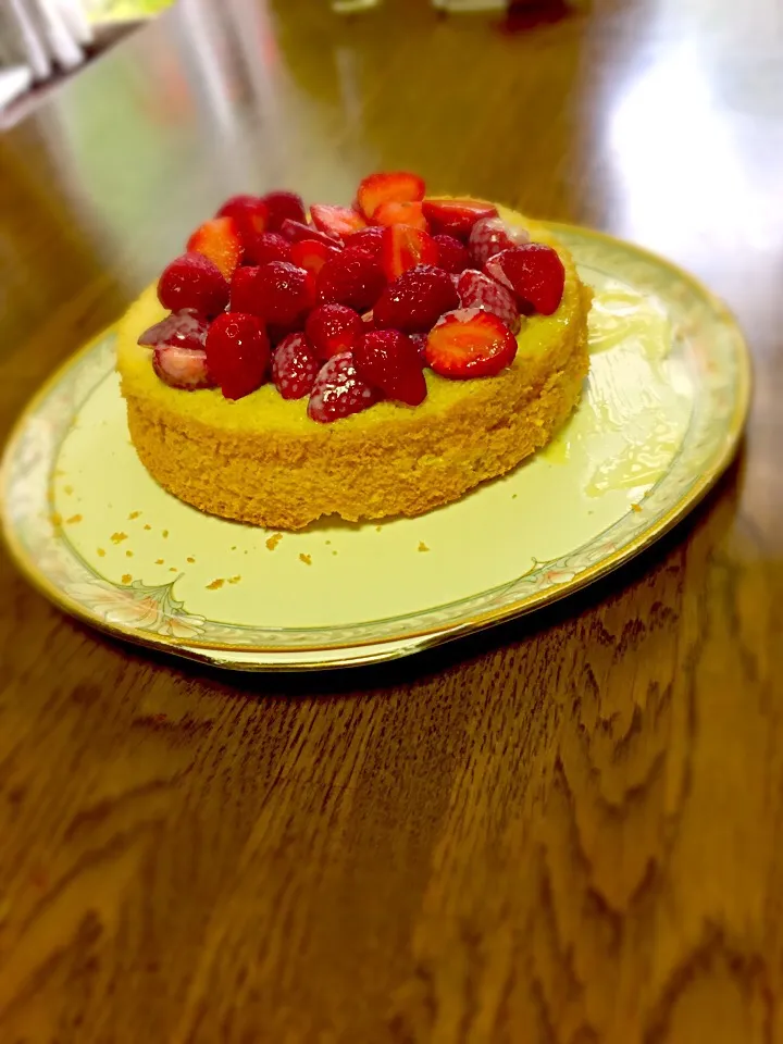 いちごのホワイトチョコケーキ|まめさん