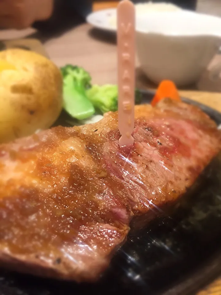 ... medium rare sirloin steak ...|チェリーリンさん