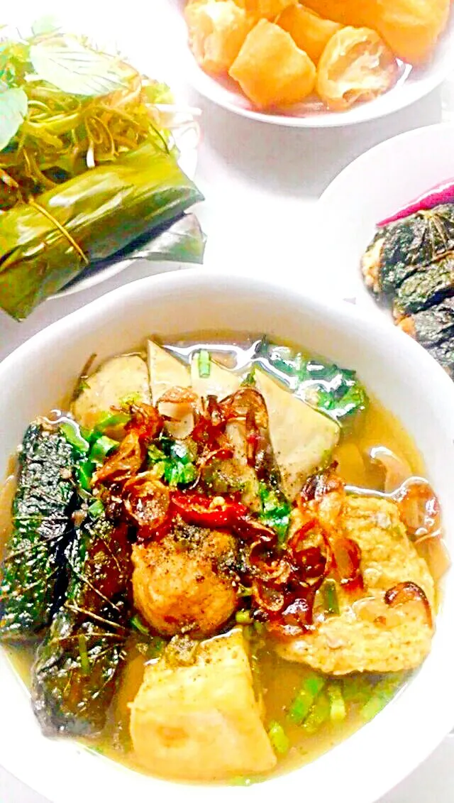 noodles#cruller#fishball#Vietnameseporksausage#vegetables 
#betel leaf wrapped pork
#Vietnamese cuisine 
#rainyday#so sad#say goodnight|Đông Anhさん