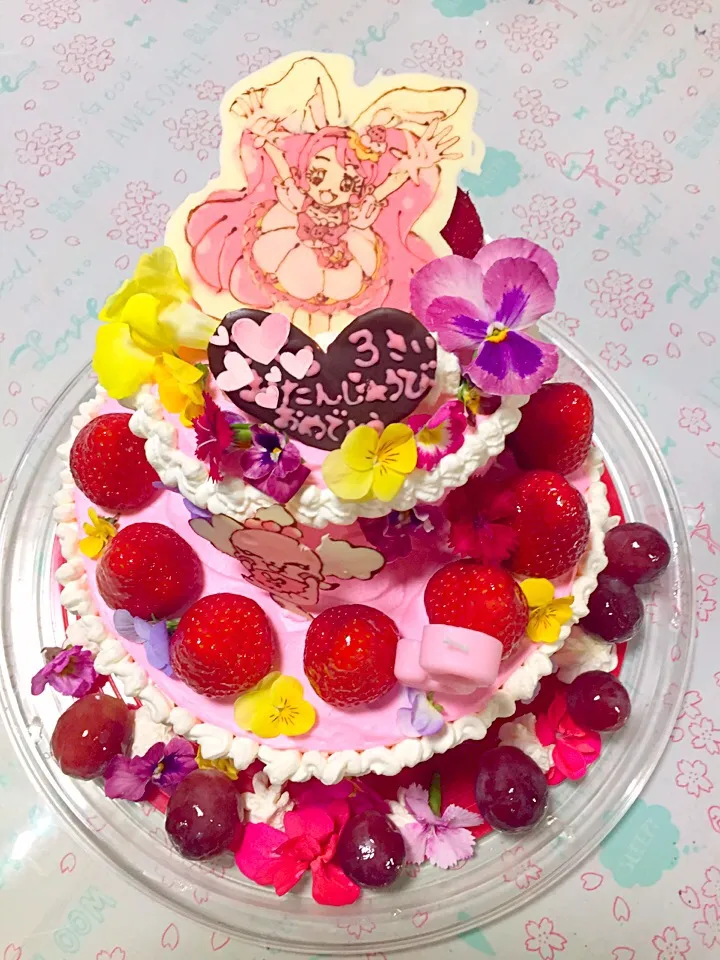 誕生日ケーキ🎂 エディブルフラワーでデコレーション！🌼|Yayoiさん