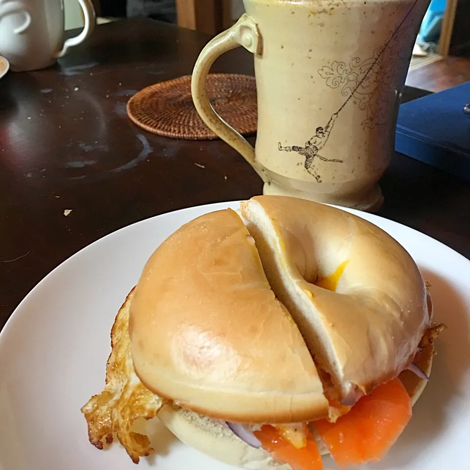 Salmon egg bagel breakfast|lauren shannonさん