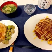 Snapdishの料理写真:糖質制限＊豆腐お好み焼き、水菜とキャベツと揚げのお汁、かき揚げ、そら豆に天ぷら|Non.さん