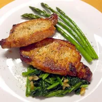 Snapdishの料理写真:Rosemary Pork Chop with Buttered Asparagus and Garlic Spinach|Alvin Valerianoさん