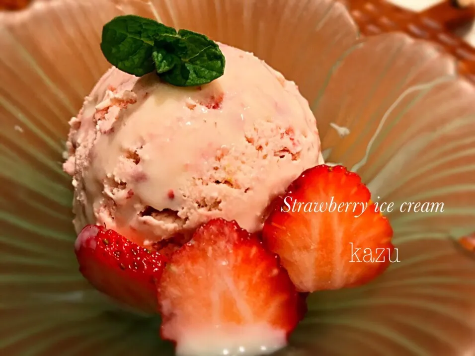 ストロベリーアイスクリーム🍨🍓|kazu★さん