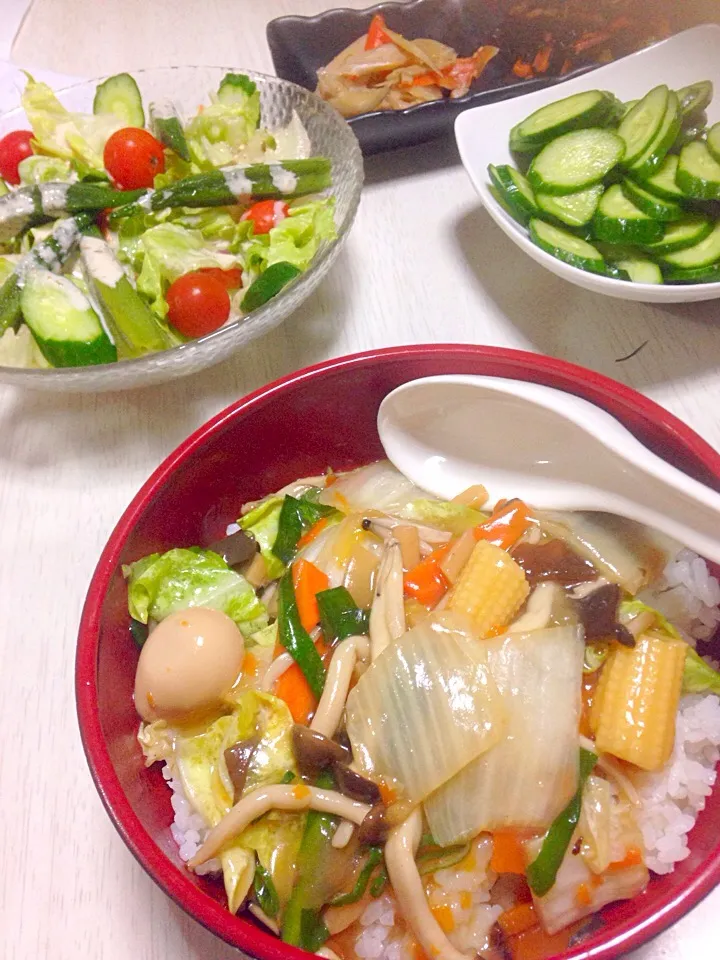 中華丼、お味噌、サラダ、きゅうりの浅漬け|あやにん食堂さん