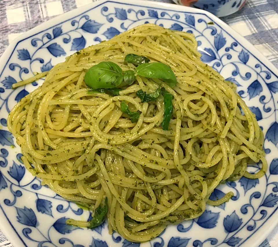 自家製バジルでジェノベーゼ🍝
#バジルソース #ジェノベーゼパスタ|yoshikoさん