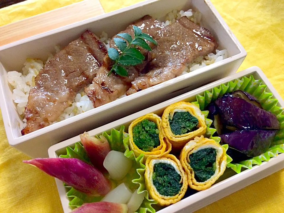 牛肉丼、那須揚げ浸し、ミョウガらっきょう酢漬け、ほうれん草玉子巻き|Atsukoさん