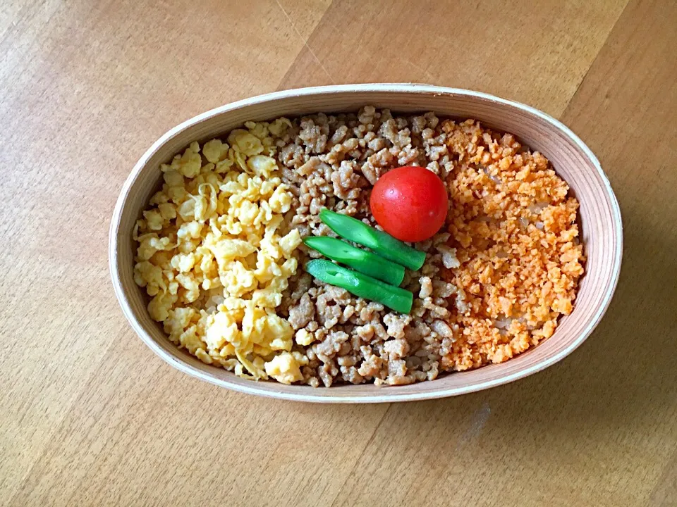 今日のお弁当#三色#そぼろ丼|ぴのさん