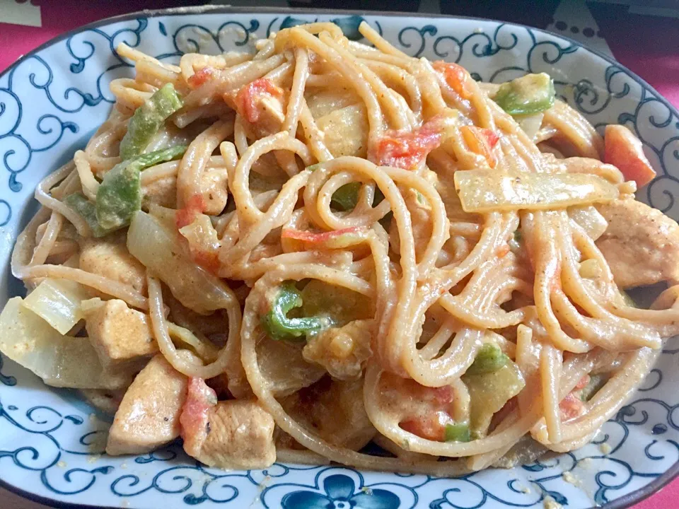 Chicken fajita style whole wheat spaghetti|Emmaさん