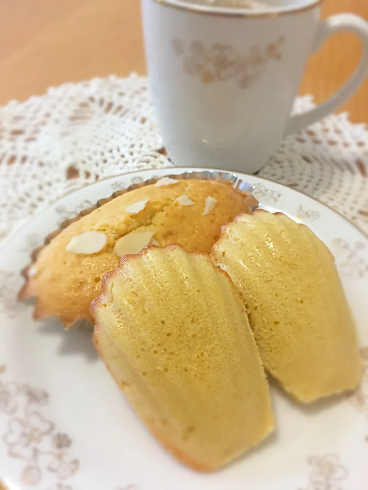 今日のおやつはマドレーヌ♫|さ〜なさん