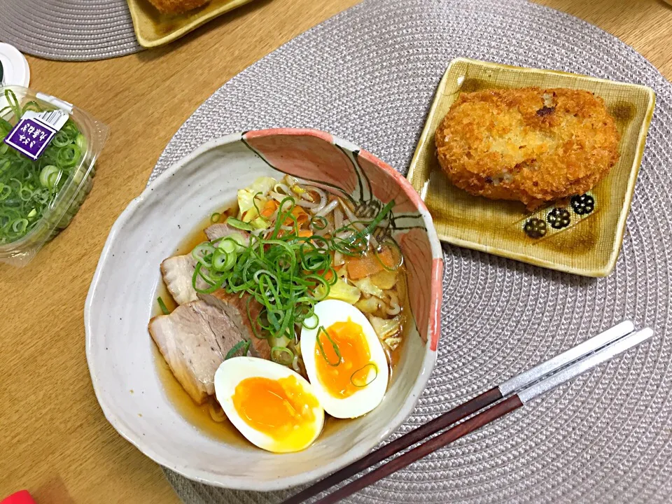 醤油ラーメン
手作りチャーシュー・沸騰してから卵入れて7分のゆで卵
ストウブで揚げたコロッケが美味しかったぁ|2493さん