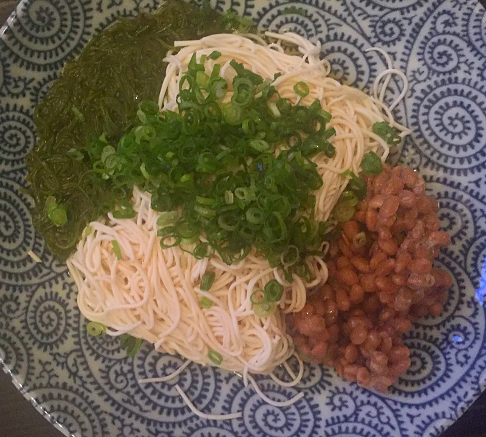 メカブと納豆の豆腐麺|ラーメンの小池さん