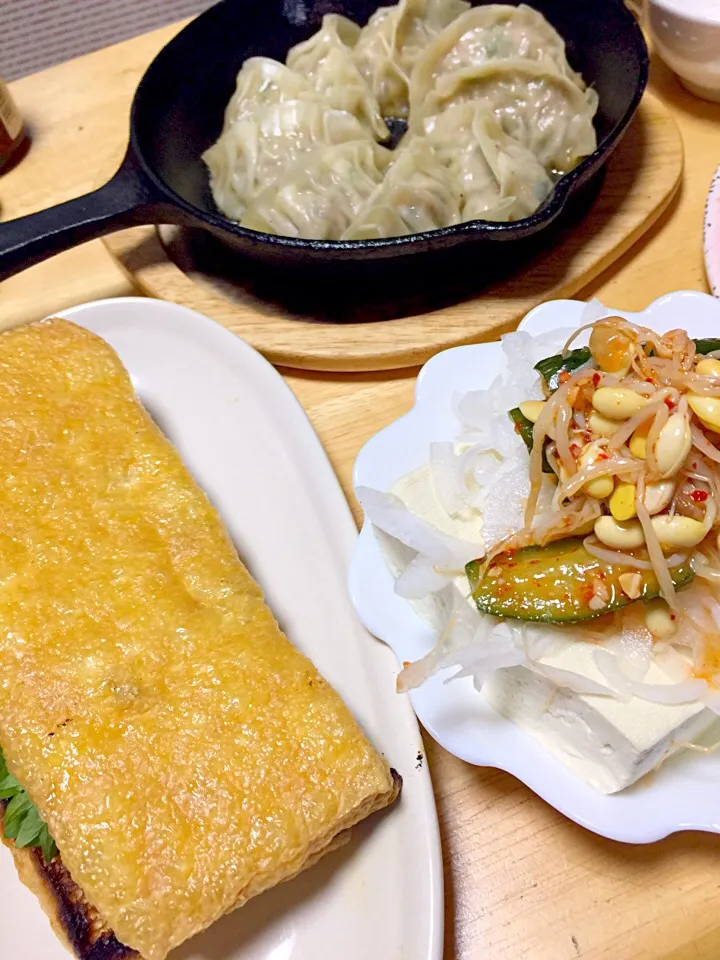 肉挟み栃尾揚げ
餃子
オニオンスライス載せやっこ|ミカさん