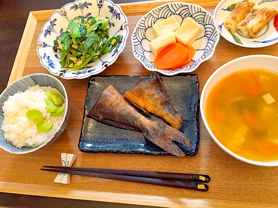 ホッケ  そら豆ごはん   小松菜としめじの卵とじ   合わせ炊き   ちくわの磯辺揚げ  味噌汁|NAKATAさん