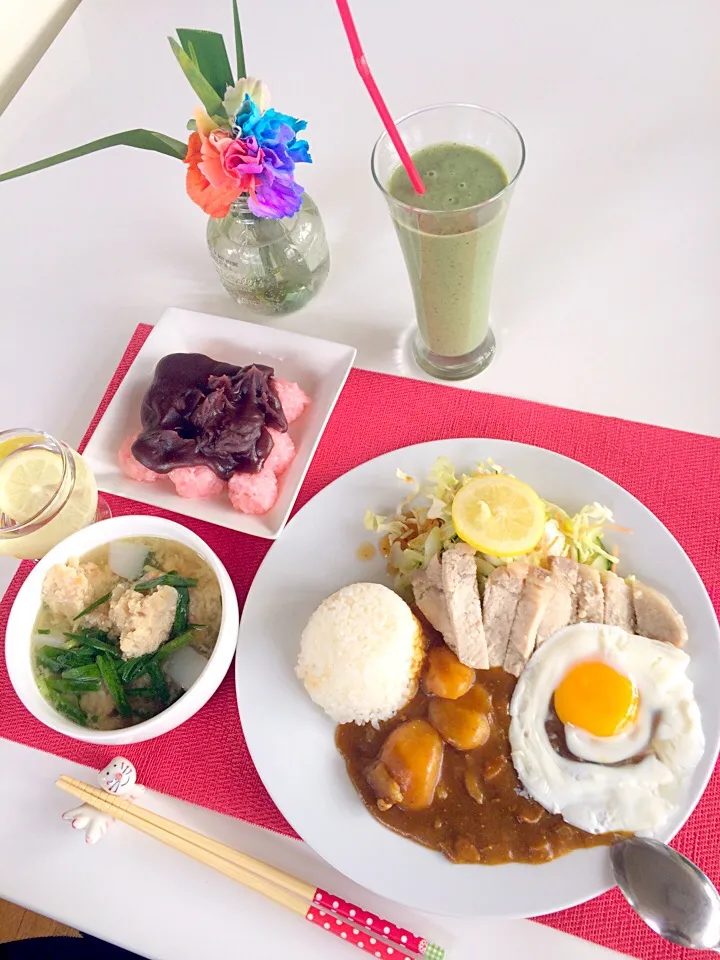 Snapdishの料理写真:朝ごはんは勝負飯( ◠‿◠ )
ポークエッグカレー🍛
鳥ゴボウのつみれ味噌汁(^.^)
おまけの一口おはぎ🤗👍
GOODだね〜( ◠‿◠ )|はみちゃんさん