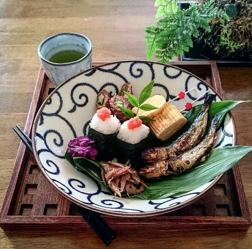 とってもヘルシーなおにぎりプレート🍙|mizuu_plusさん