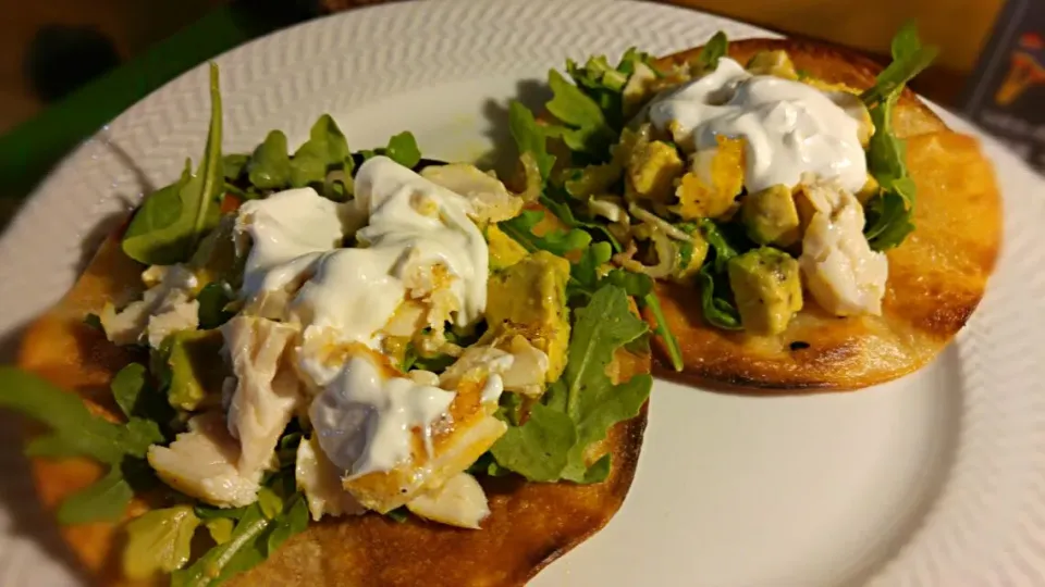 fish tostadas with pineapple/avocado salad|Jiraphon Gさん