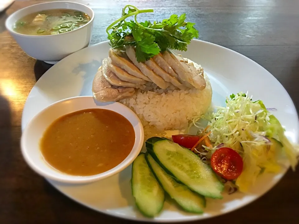 Hainanese chicken rice by:Little Bangkok (カオマンガイ)"ข้าวมันไก่จ้า"😋|Porr Ishidaさん