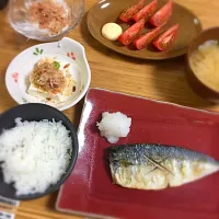 Snapdishの料理写真:晩御飯   久々の塩サバ◡̈♥︎|ゆうさん