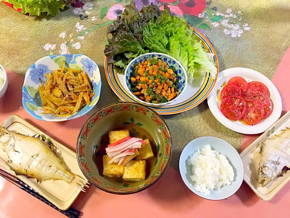 カレイ 豚肉のレタス包み  厚揚げのとろとろ じゃがいもとにんじんのきんぴら|かおちゃんさん