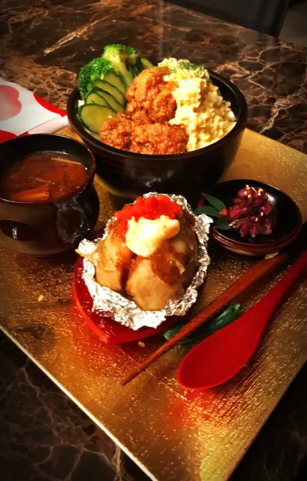 Snapdishの料理写真:こってりチキン南蛮丼と、新ジャガ明太バター醤油❤️。 スタミナ💪🏼|💍ごはん🍚さん