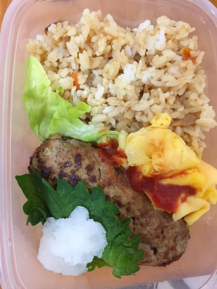 Snapdishの料理写真:炊き込みご飯とおろしバーグ弁当🍱|ゆっかさん