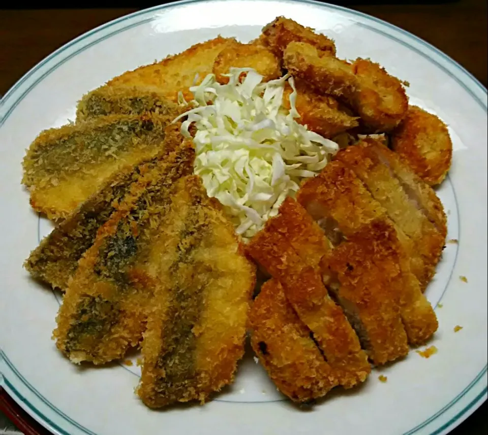 フライ💕鯵🐟トン🐷ちくわ😋|あらいぐまのしっぽさん